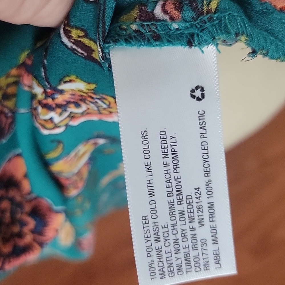 Floral Teal Ruffle Top - Picture 4 of 5